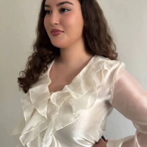 Blouse satinée à volants